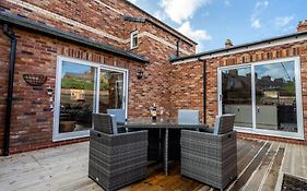 Wensleydale Mews